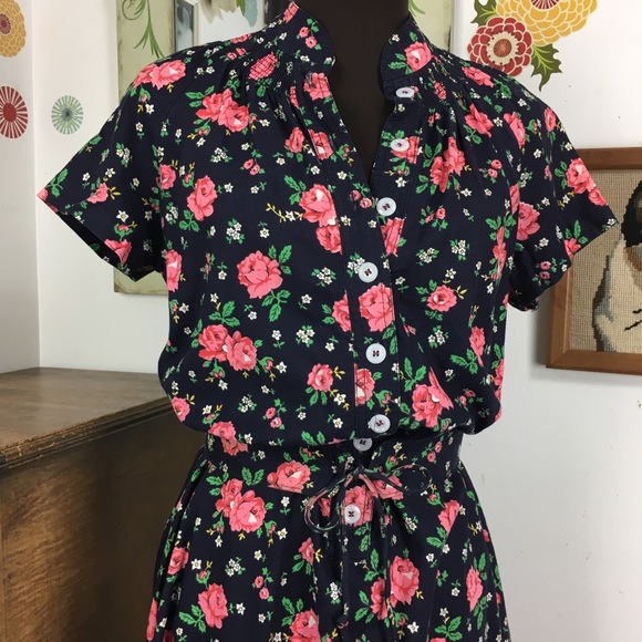 Vintage Dresses & Skirts - 1970s Cotton Flower Dress Leslie Fay Roses Shift